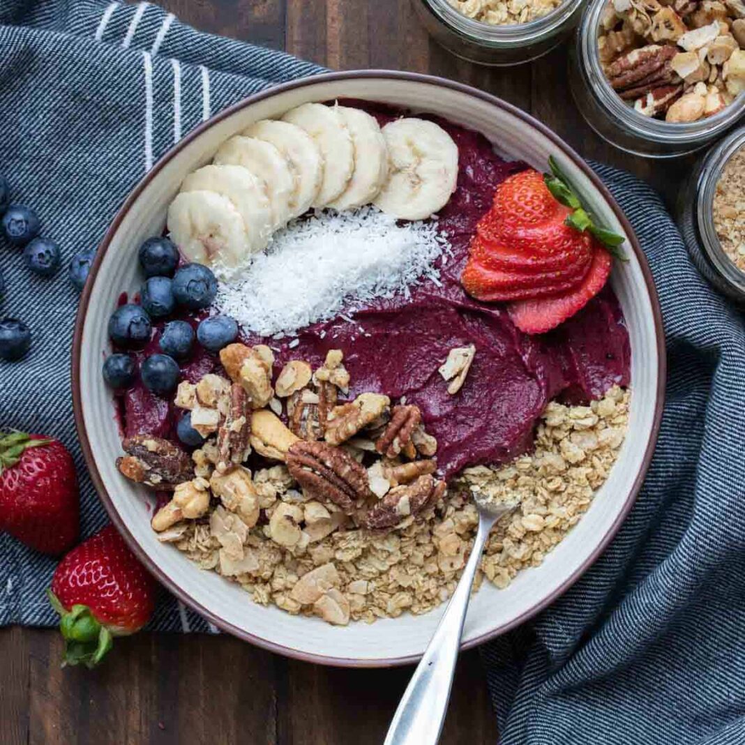 Dairy Free Smoothie Bowl Ideas for Hot Mornings (1)