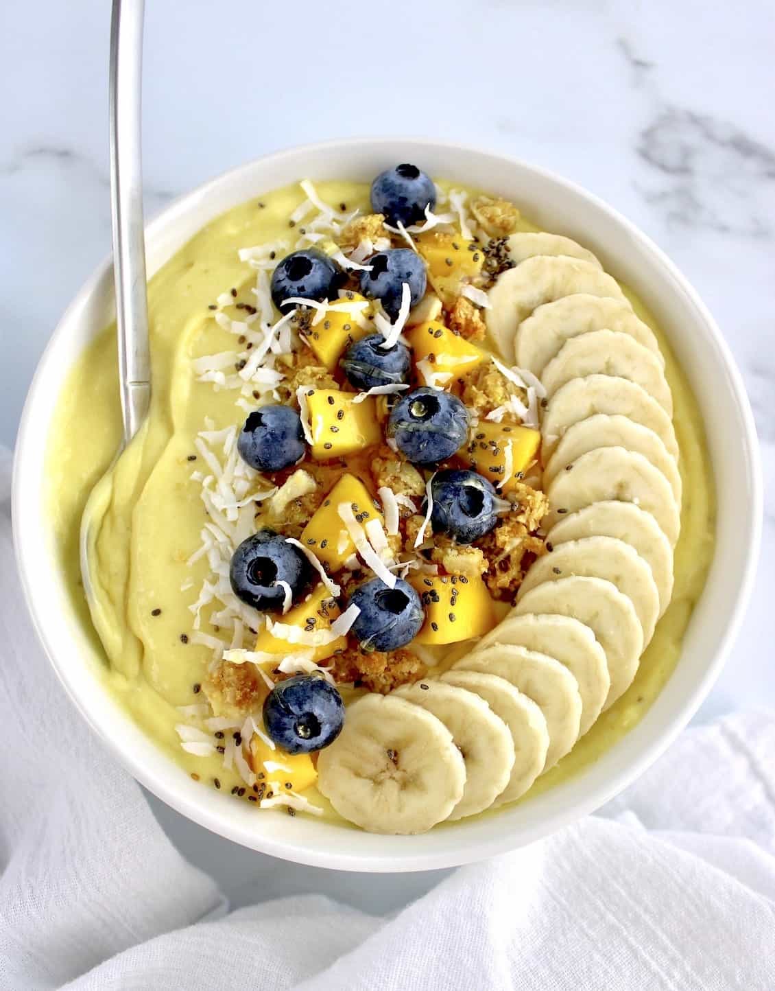 Dairy Free Smoothie Bowl Ideas for Hot Mornings (2)